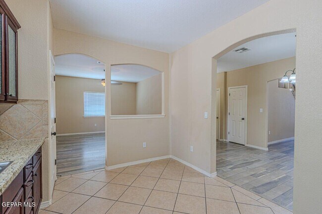 Building Photo - 4020 Hueco Land Ln