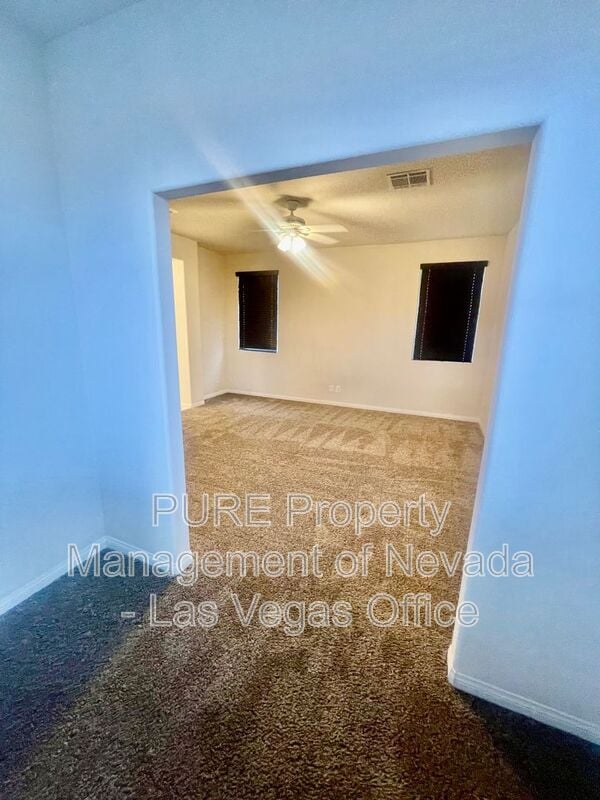 Building Photo - 117 Castle Course Ave