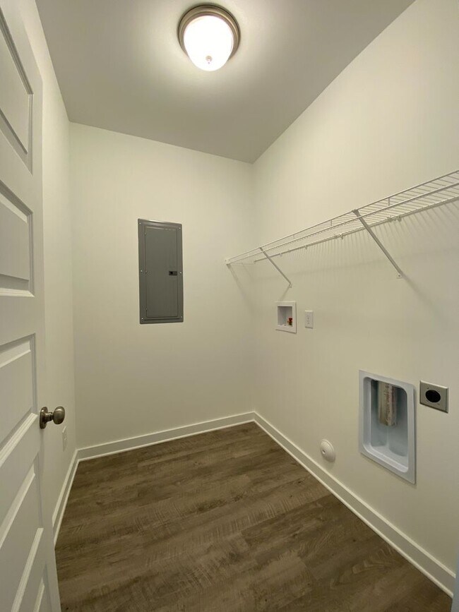 Building Photo - 65 Red Oak Ct