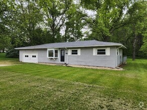 Building Photo - Shawnee Country Rental – 3 Bed, 1 Bath Hom...