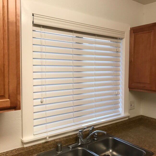 Building Photo - 930 Karluk St