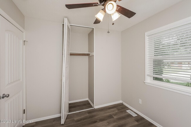 Building Photo - 7415 Hallmark Dr