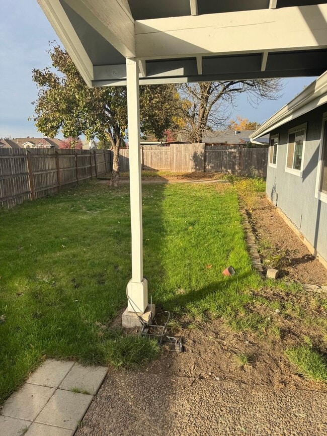 Building Photo - 754 Edgemont Way