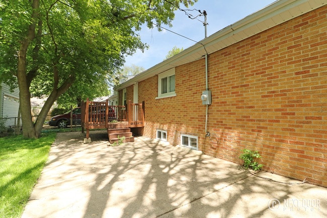 Building Photo - 392 Firwood St