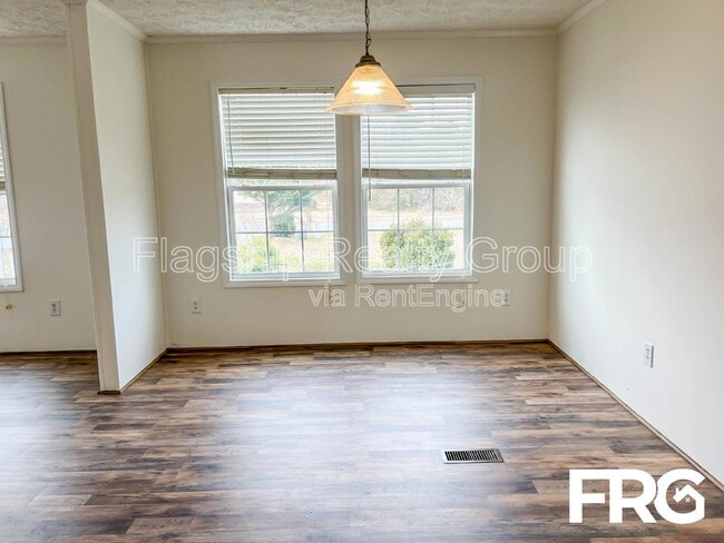 Building Photo - 5961 Berkley Dr