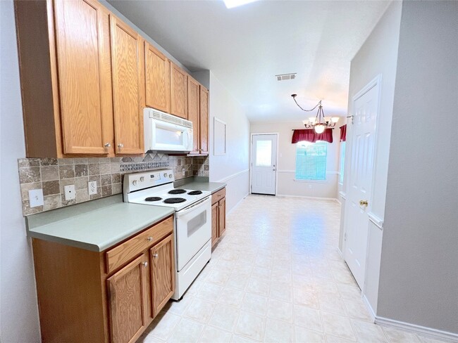 Building Photo - 102 Wren Cove