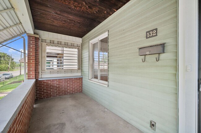 Building Photo - Stunning 3 bedroom home in Ambridge availa...