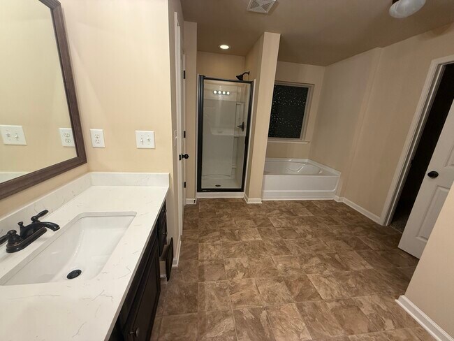 Building Photo - 2056 Tweed Dr