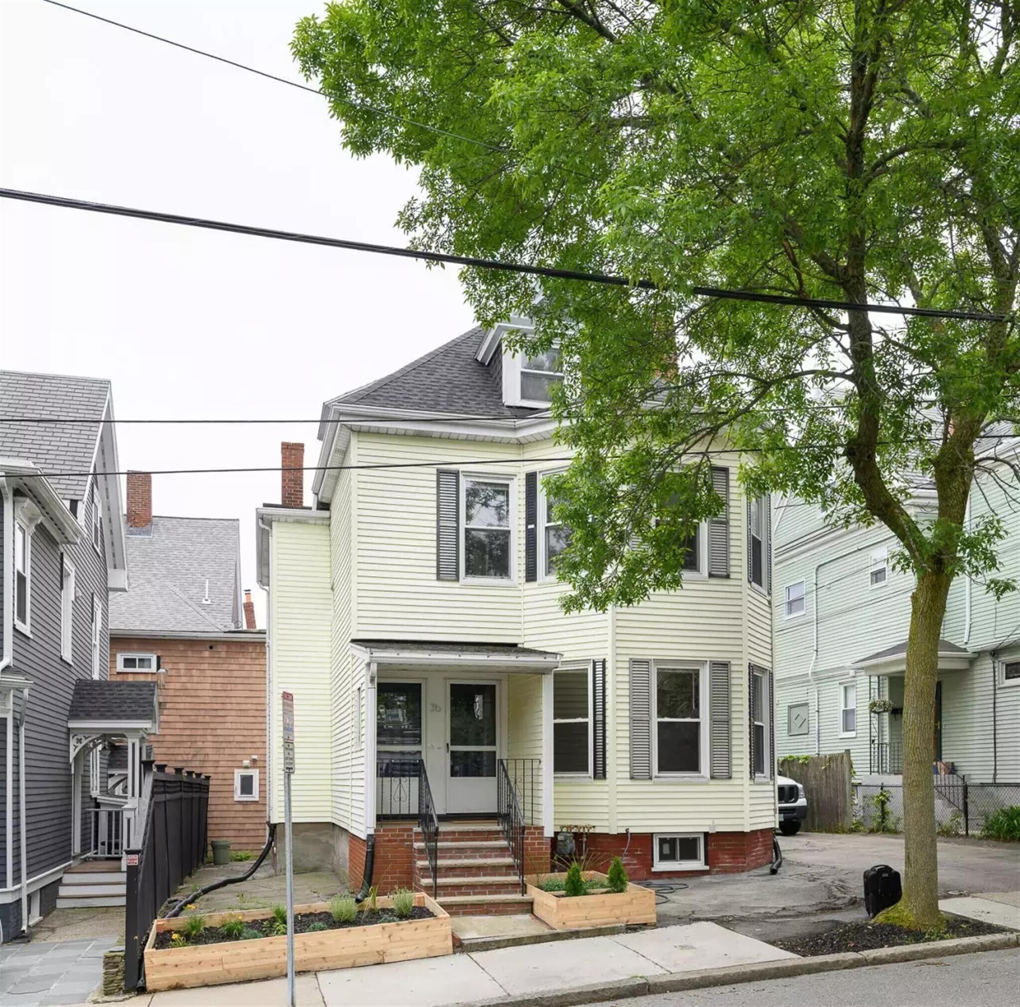 Building Photo - 36 Greenville St