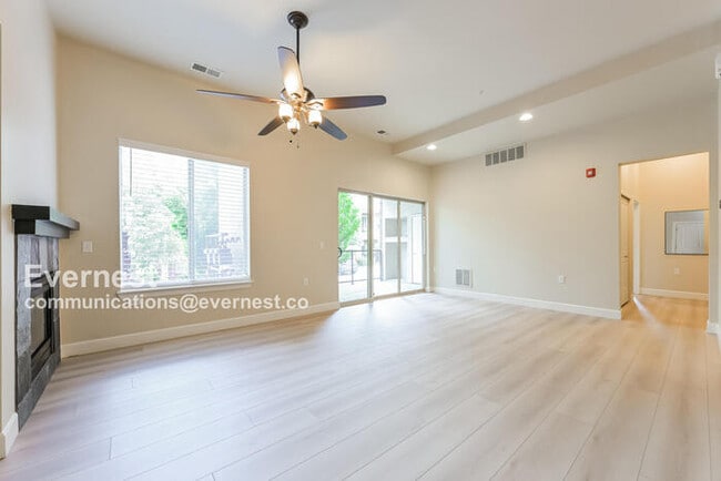 Building Photo - 305 Inverness Way S