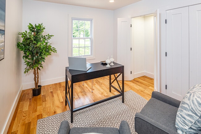 Building Photo - 84 Orchard St