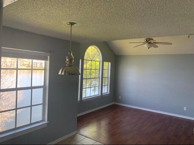 Building Photo - 1037 S Hiawassee Rd