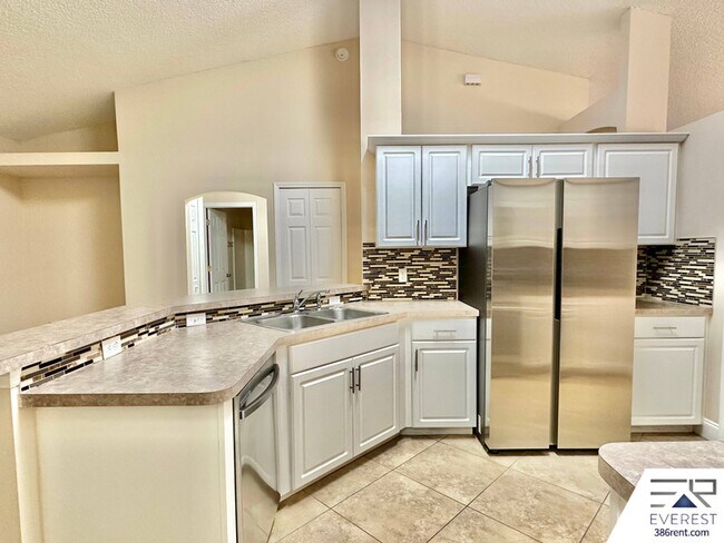 Building Photo - 9 Prince Kaarel Ln