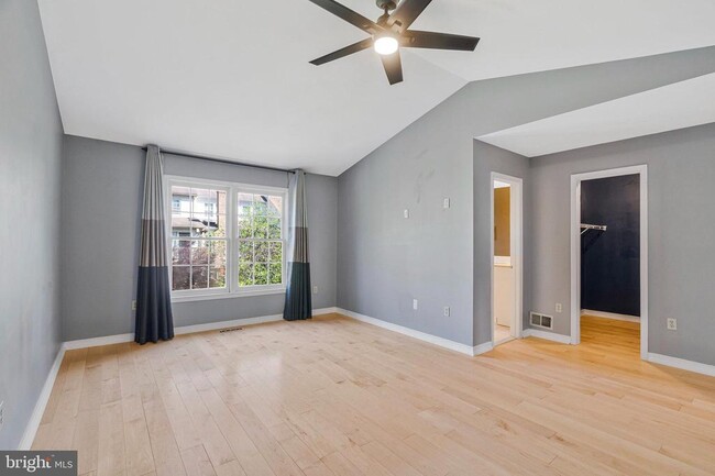 Building Photo - 4638 Luxberry Dr