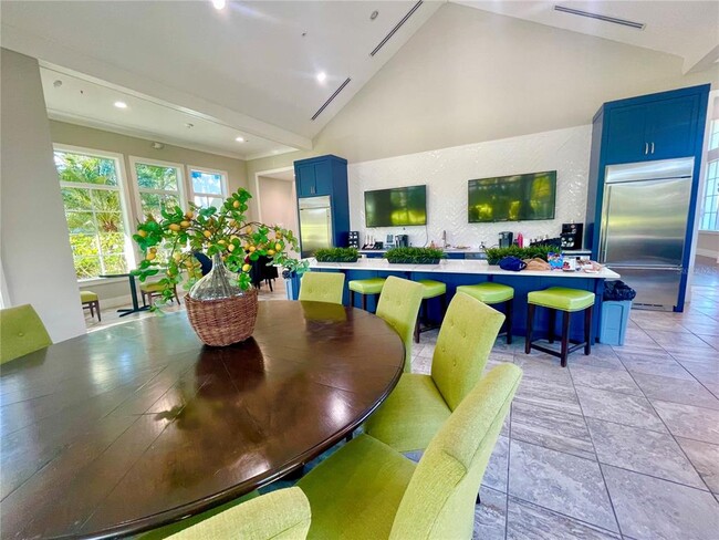 Building Photo - 21645 Avon Park Ct