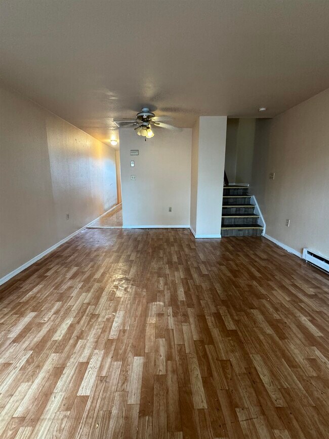 Building Photo - 391 Pacific Ave