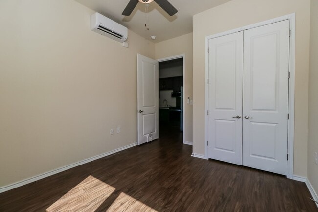 Building Photo - Amazing Austin condo!