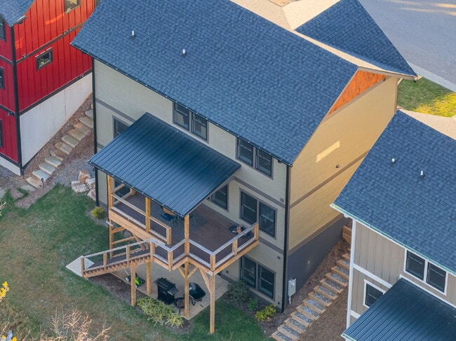 Building Photo - Fully Furnished | Asheville Area