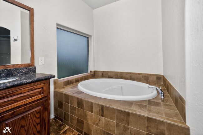 Building Photo - 2523 S 41st Ave