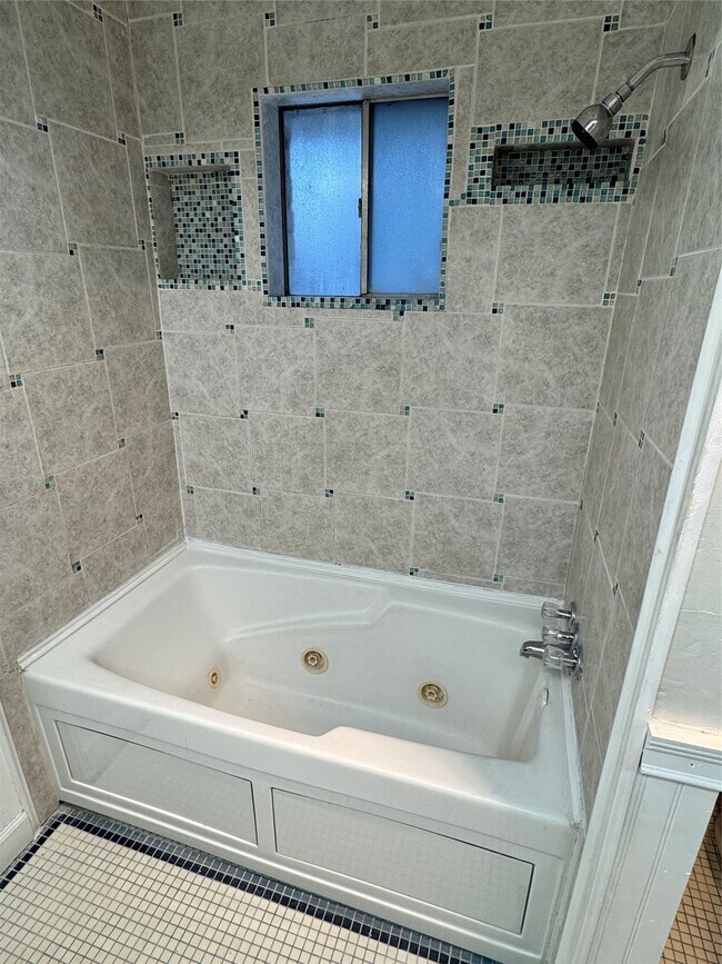 Building Photo - 23115 Ludgate Dr