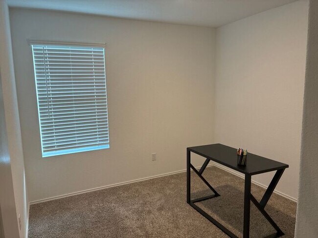 Building Photo - COMING SOON! Beautiful 4BR 3BA w/ Fenced Backyard • Private Yard• Attached Garage in Siena