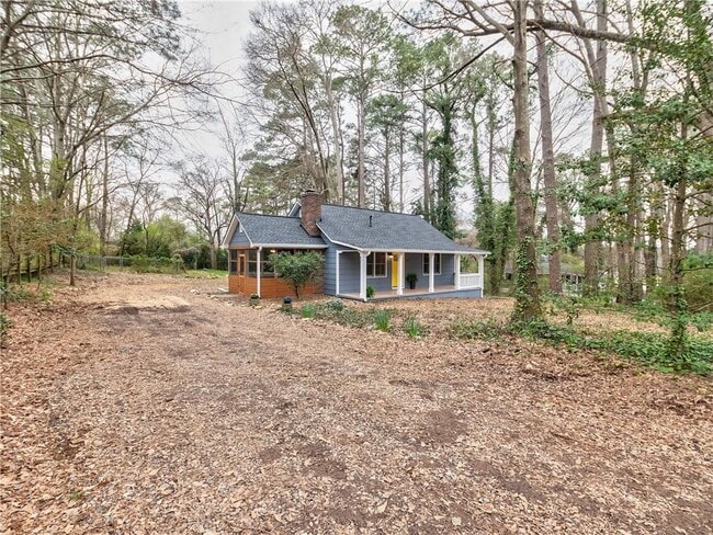 Building Photo - 4745 Hillside Dr