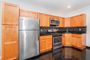 Building Photo - 2122 43rd St