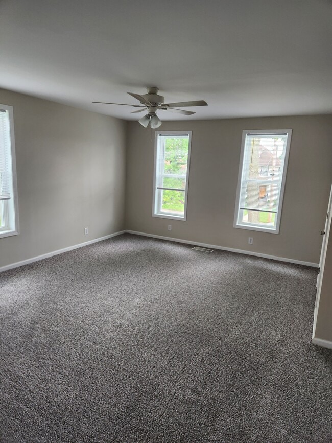 Building Photo - 468 Dravo Ave