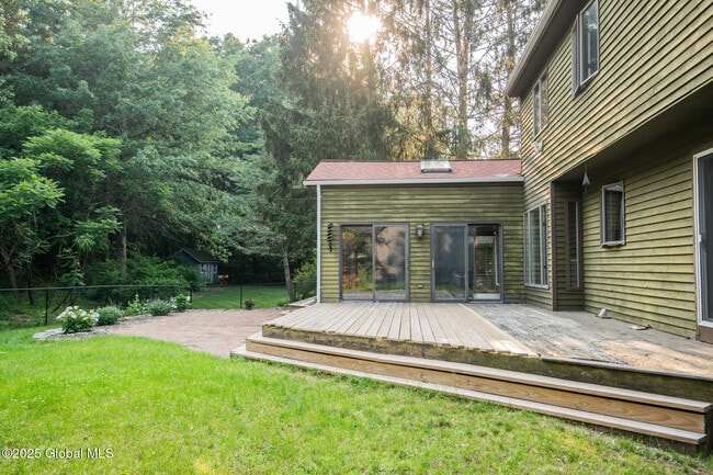 Building Photo - 13 Robinwood Dr
