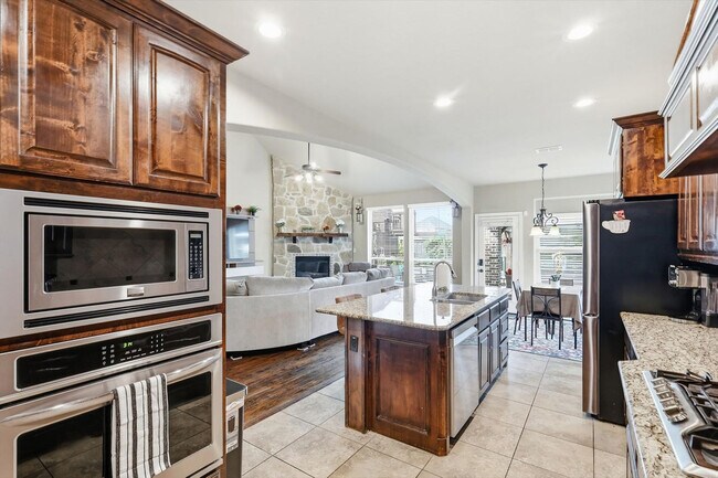 Building Photo - 1370 Pelican Dr