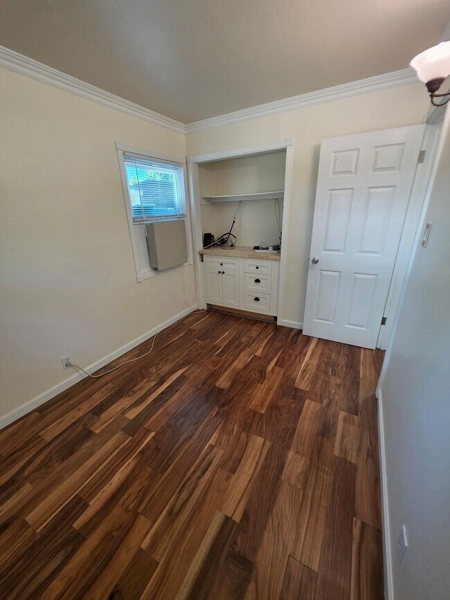 Building Photo - Endearing 4/2 Top of the Line Remodel in Concord's Canterbury Neighborhood