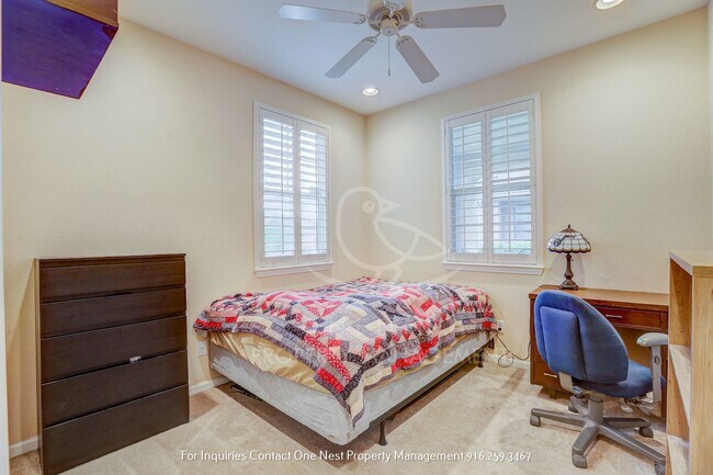 Building Photo - Desirable 4 bdrm 2 bth located in sought o...