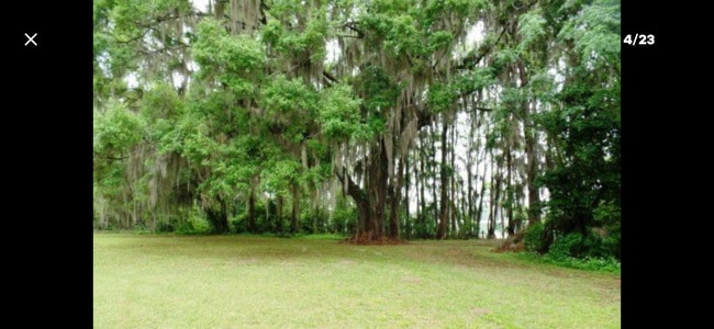 Building Photo - Charming 3 Bedroom , 2 Bath Country Home with Lake Views