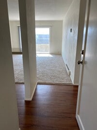 Building Photo - 1 Bed - 1 Bath Single Story Condo; 2nd floor unit in Pacific Beach