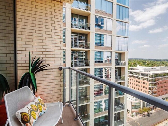 Building Photo - 312 Bowie St