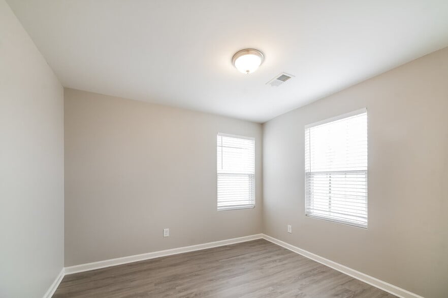 Building Photo - 42 Everette Cir