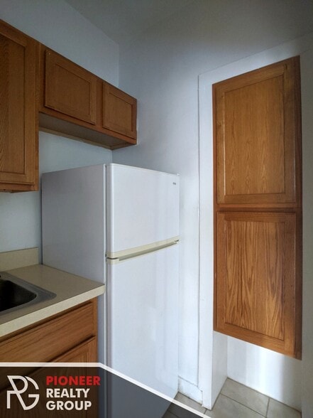 Building Photo - 1160 N Dearborn St