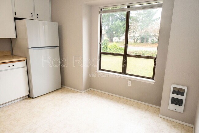 Building Photo - 13702 14th Ave S