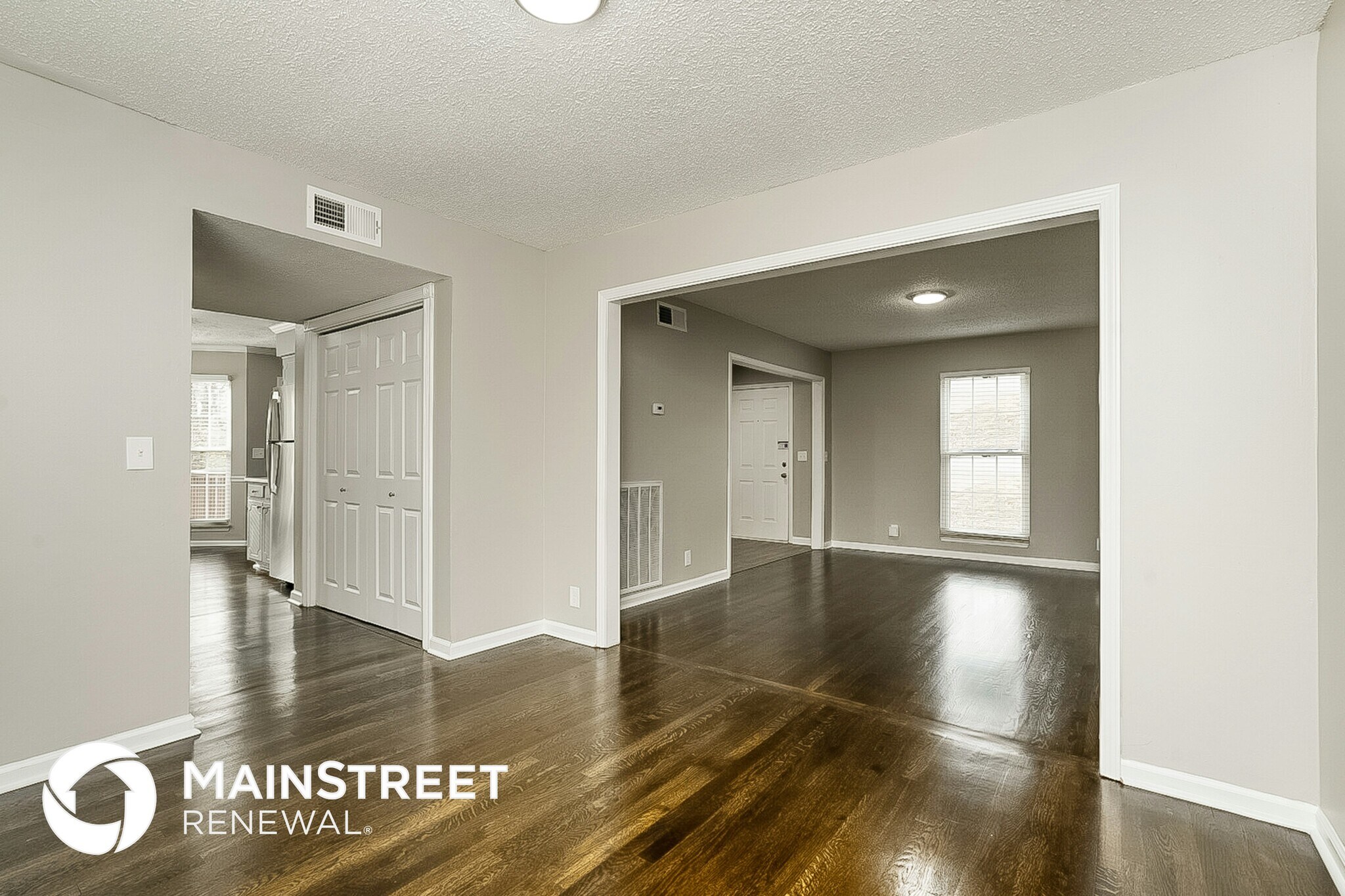 Building Photo - 1110 Cedarhill Ct