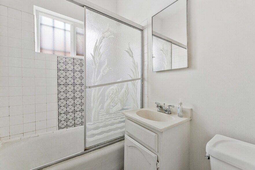 Building Photo - 2816 Ellendale Pl