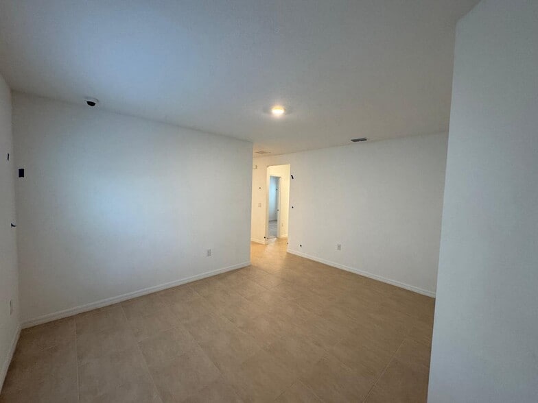 Building Photo - 72 Citrine Loop