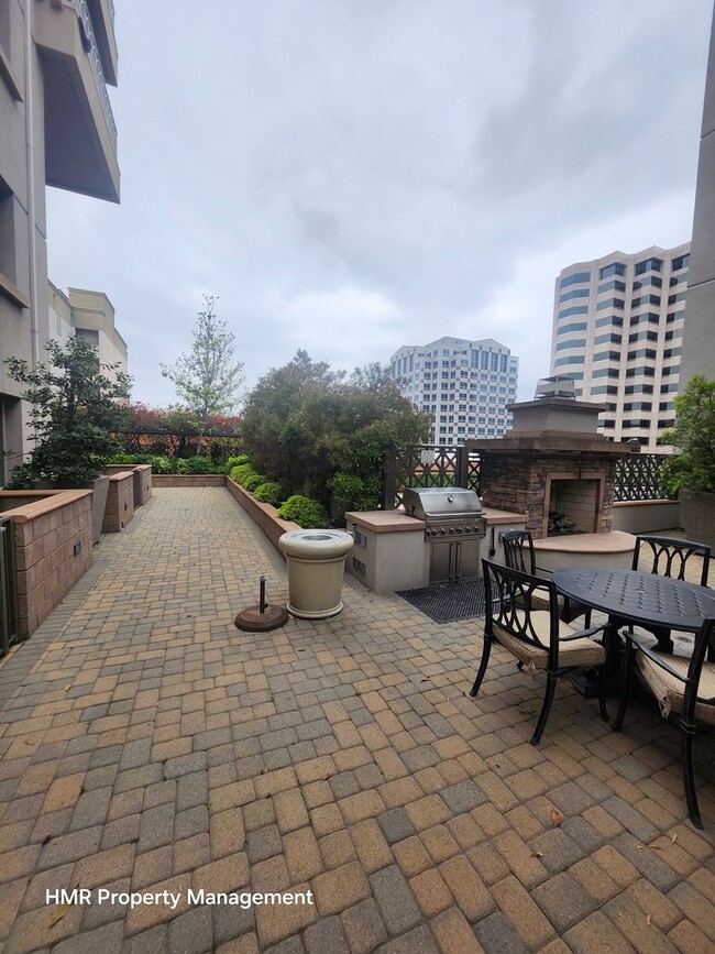 Building Photo - 2 bed 2.5 bath condominium at Lake at Waln...