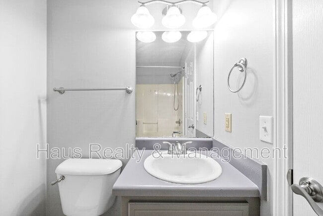 Building Photo - 3257 Veranda Cir