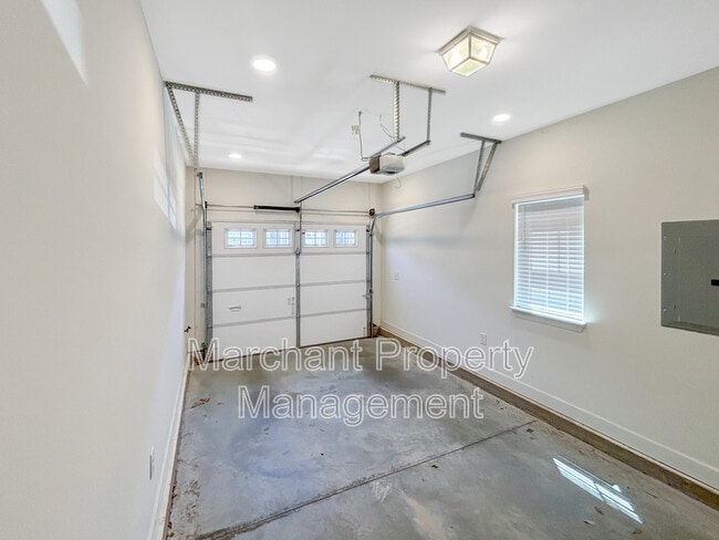 Building Photo - 9 Jaycee Ct