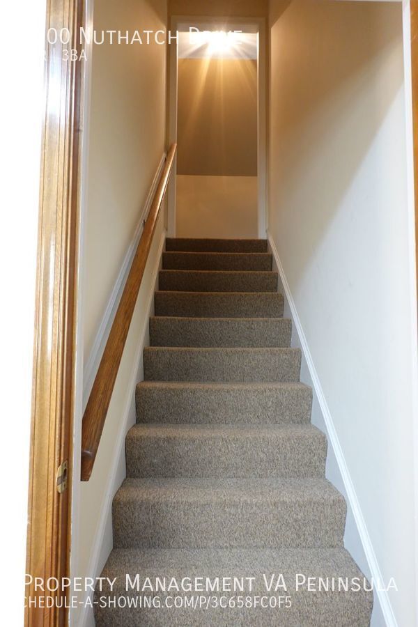 Building Photo - Spacious 5 bedrooms house in Rolling Woods...