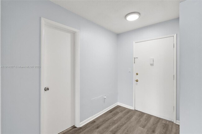 Building Photo - 1300 NE 191st St