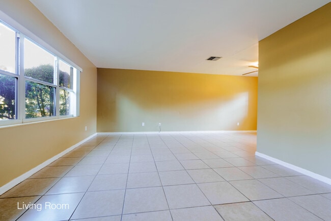 Building Photo - 3515 NW 8th Ave