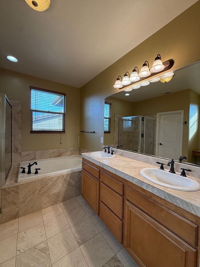Building Photo - Beautiful Large Two Story Home is Centrall...