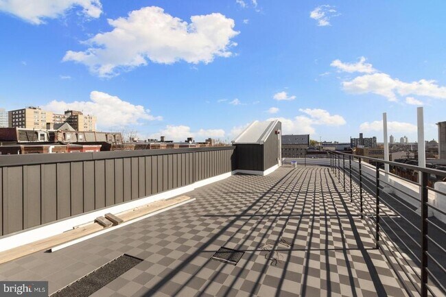 Building Photo - 919 N 15th St