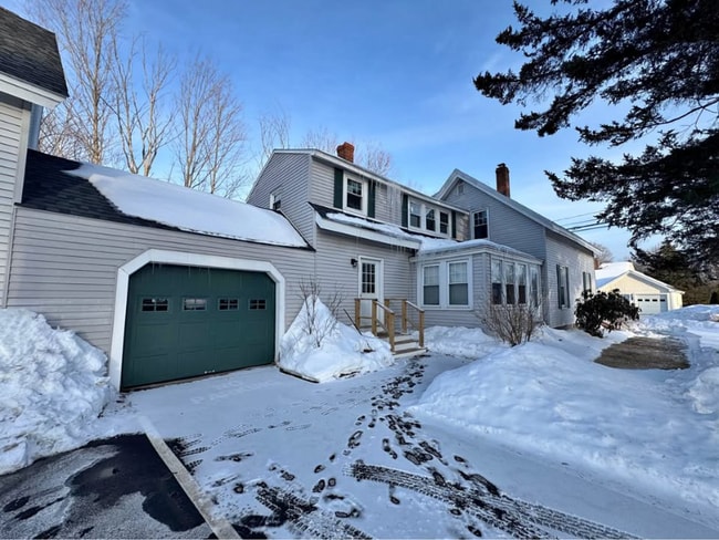 Building Photo - 121 E Main St